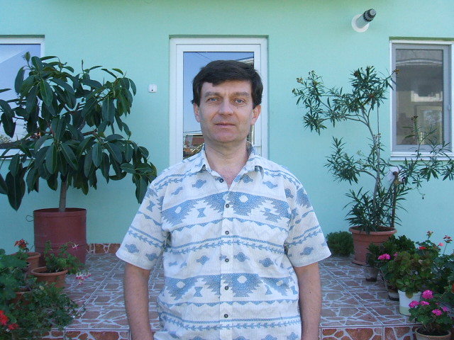 Prezentabil, 68, caut intelectuala 48-58 ani pt.relatie fara obligatii